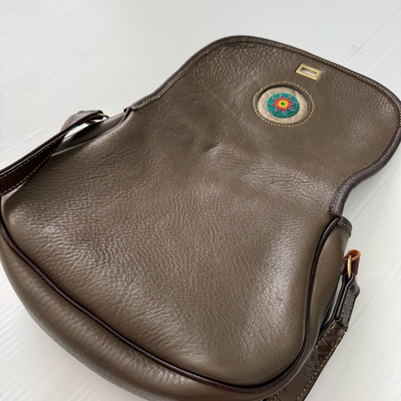 Handmade authentic leather crossbody bag with hand beaded detail - Picture 3 of 12